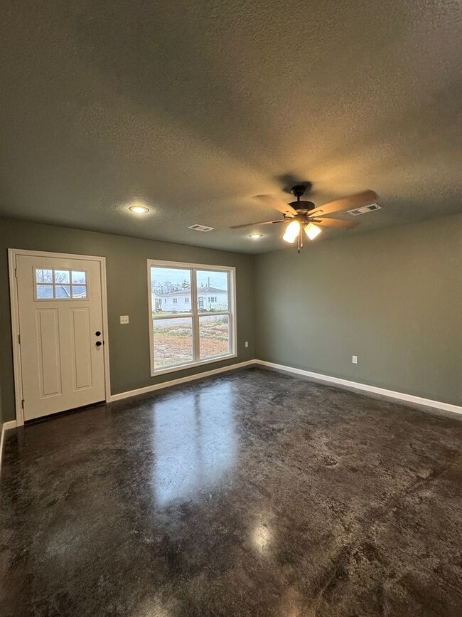 Building Photo - Brand New 3 Bed / 2 Bath In Trumann Available Now!