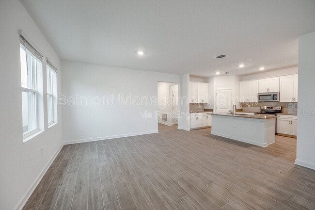 Building Photo - 11629 Language Wy