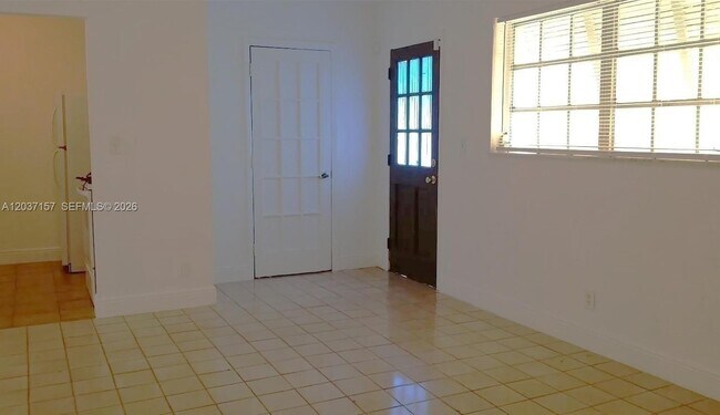 Foto del edificio - 2010 NW 70th St