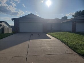 Building Photo - 401 N Zachary Dr Building Photo - 401 N Zachary Dr