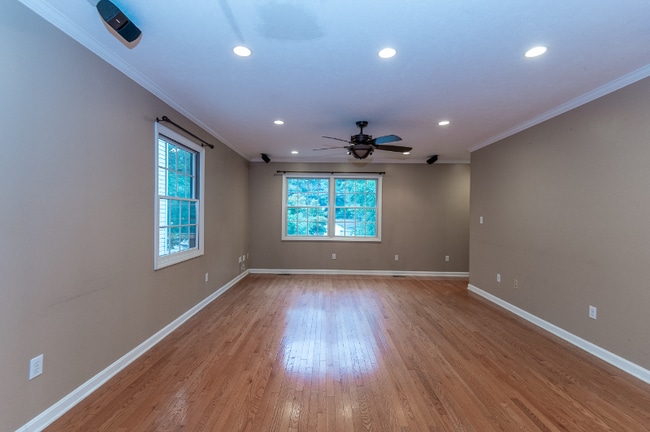 Building Photo - 127 Banksville Pl