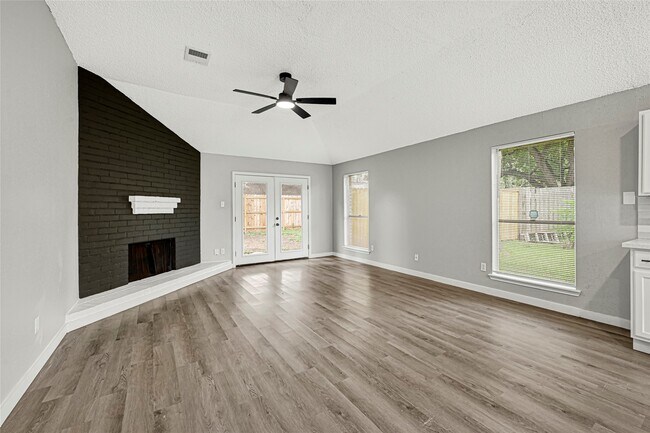 Building Photo - 1806 Settlers Ct