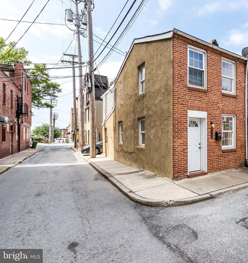 Primary Photo - 2029 Portugal St