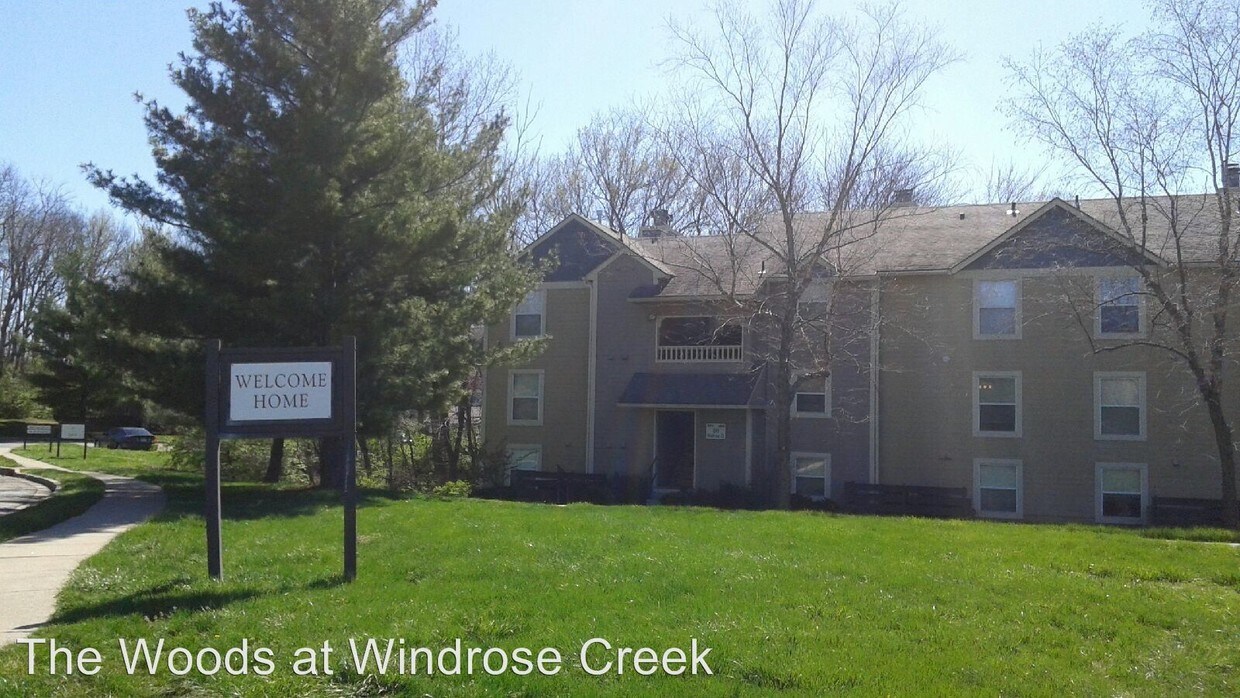 Primary Photo - 480 NE Windrose Dr