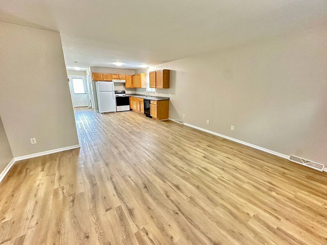 Foto principal - 2464/2466 S. 76th Street