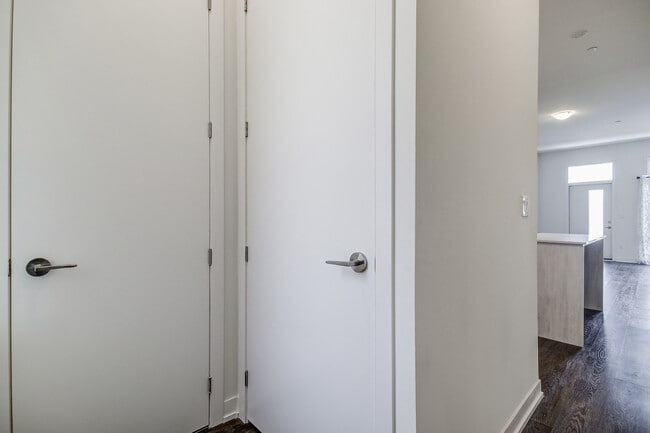 Building Photo - 9 Steckley House Ln