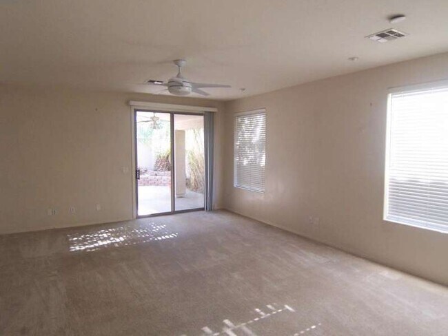 Foto del edificio - Modern 3 Bedroom Home in Tempe with Spacio...