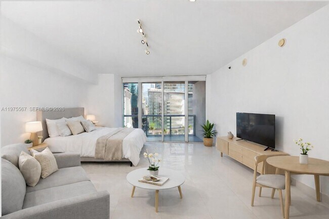 Building Photo - 475 Brickell Ave