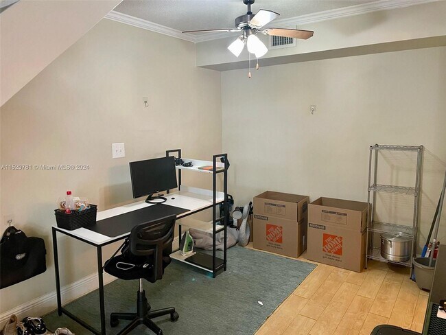 Foto del edificio - 6880 SW 44th St