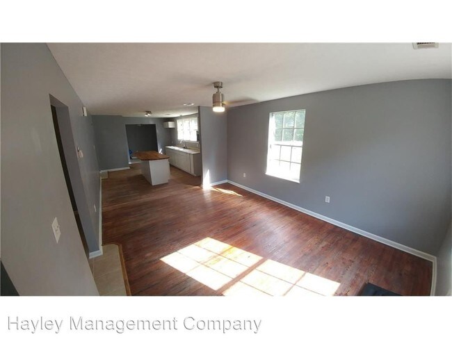 Building Photo - 3 br, 2 bath House - 1700 1st Ave