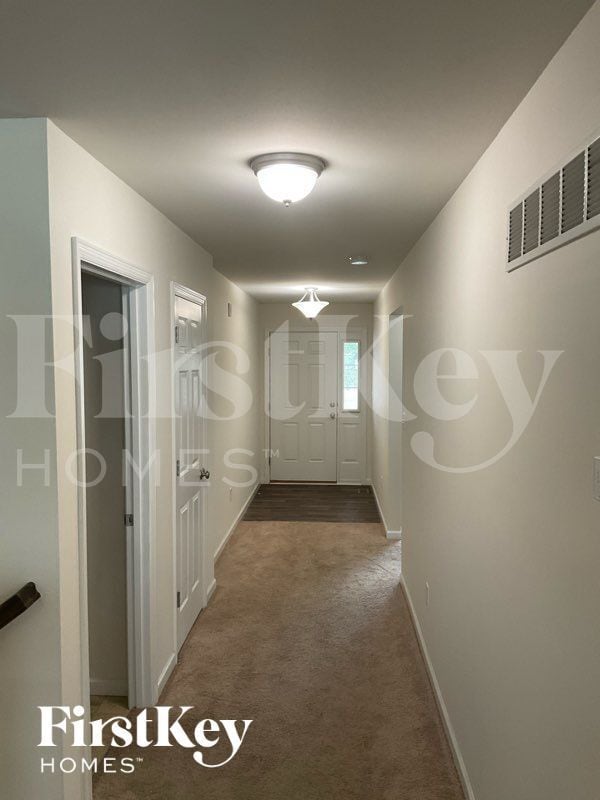 Building Photo - 7 Winded Way Ct