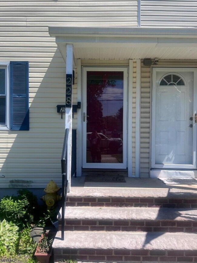 Foto del edificio - 228 Windsor Ave