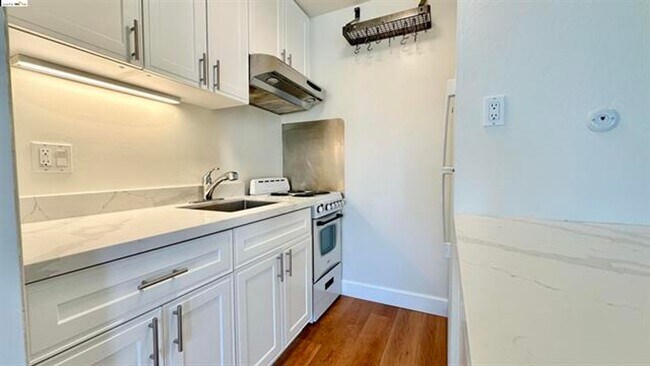 Foto del edificio - UPGRADED, TOP FLOOR, WATER VIEW STUDIO at WATERGATE
