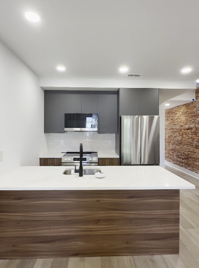 Foto del edificio - 2456 N 19th St
