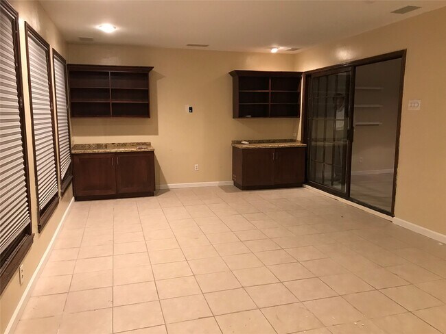 Building Photo - 8615 Ferris Dr