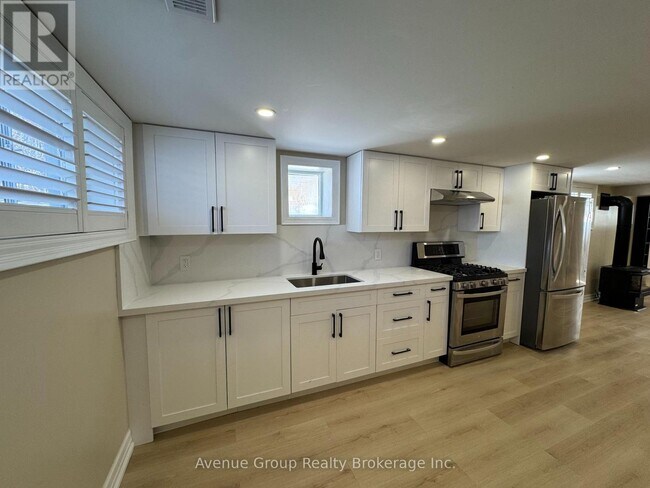 Photo du bâtiment - 69 McAllister Rd