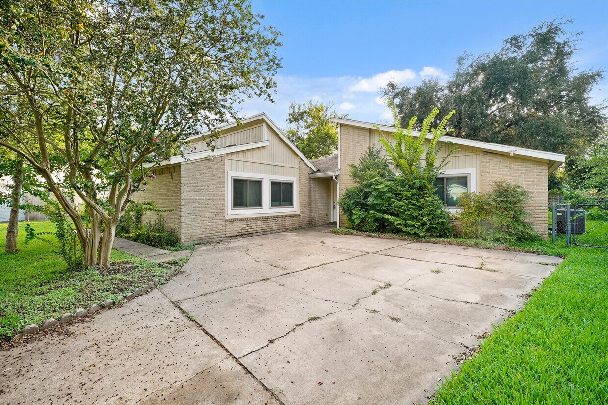 Foto principal - 1606 Stone Lake Dr