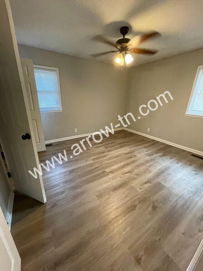 Foto del edificio - Great 2 Bed 1 Bath Home in South Nashville with Bonus 3rd Room or Office!