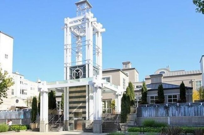 Building Photo - Gated Community With Pool and Fitness Center / 2 Beds 2 Baths