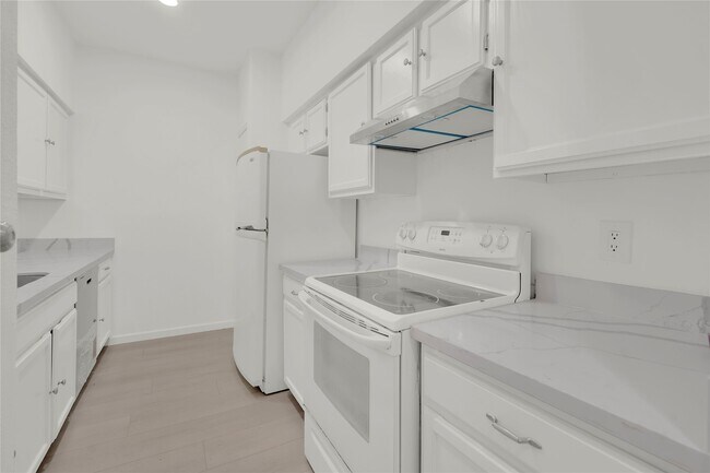 Building Photo - 4001 Tanglewilde St