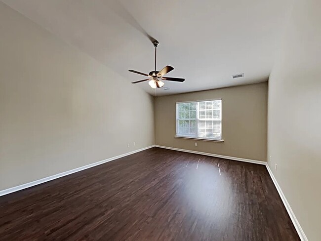 Building Photo - 423 Woodchase Green Dr