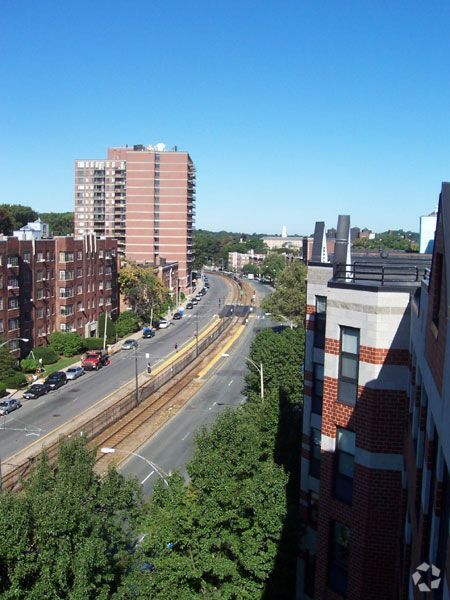 Building Photo - 1933 Commonwealth Ave