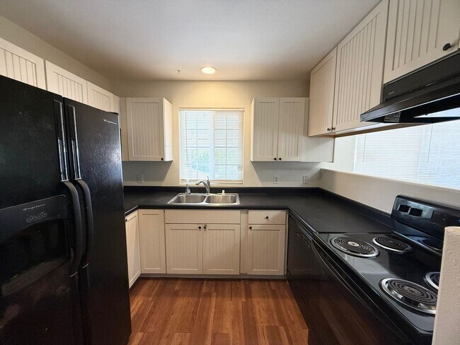 Foto del edificio - 2 Bedroom / 1 Bathroom Cottage in Pukalani!