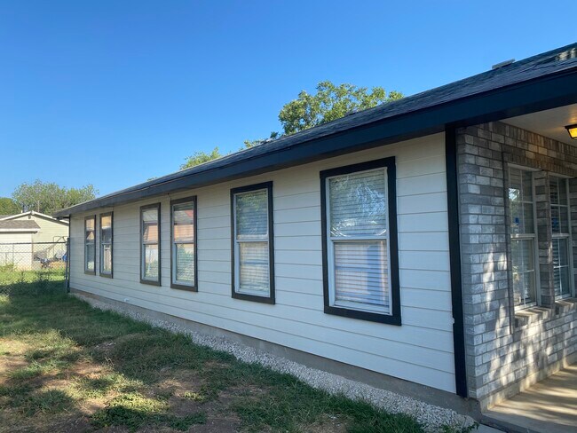 Foto del edificio - 2427 Wescott Ave