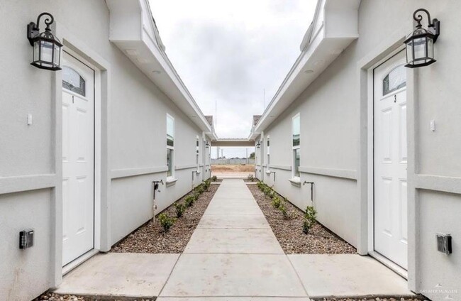 Foto del edificio - 1808 Redbud Ln