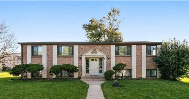 Building Photo - 1410 S Ash St