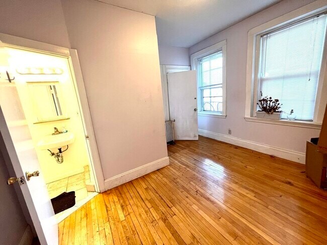 Foto del edificio - 32 Reedsdale St