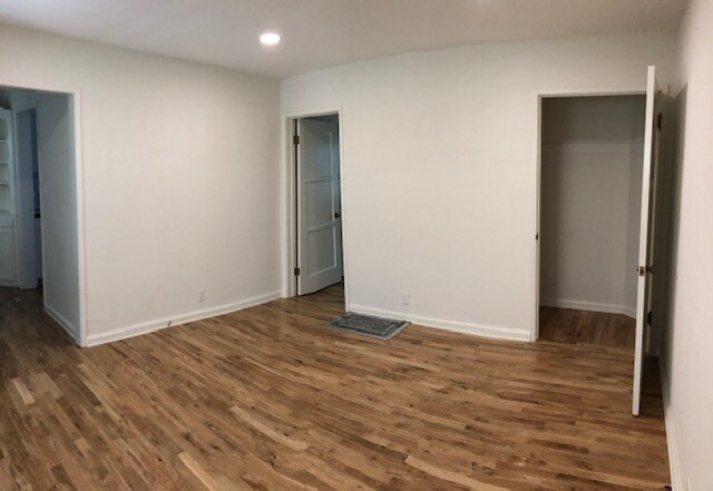 Foto del edificio - 452 E Angeleno Ave
