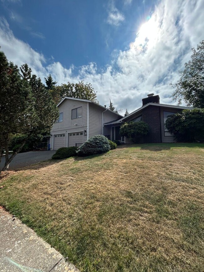 Foto del edificio - Charming Bellevue Home With Flexible Lease...