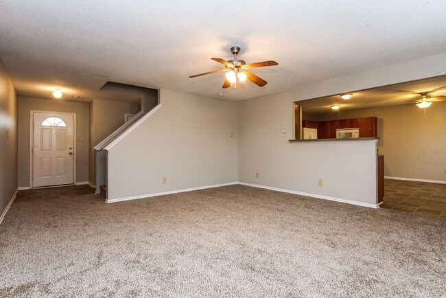 Foto del edificio - 8551 Bluff Point Dr