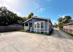 Building Photo - 9507 Klondike St