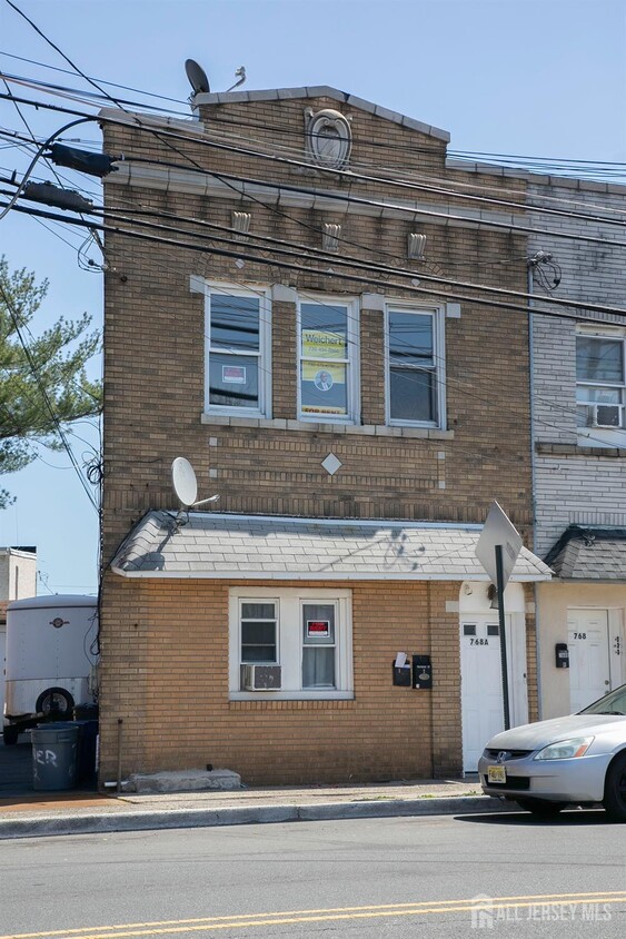 Primary Photo - 768 State St