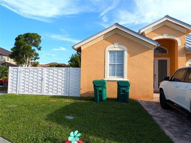 Building Photo - 16402 SW 78th Terrace