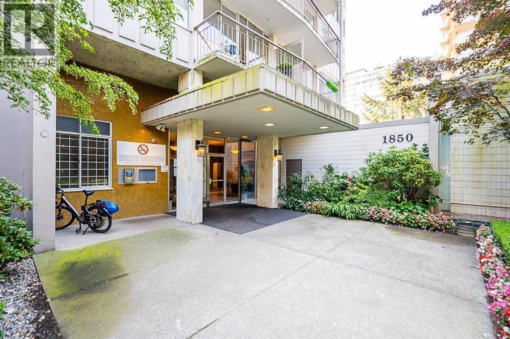 Photo principale - 1850-1850 Comox St
