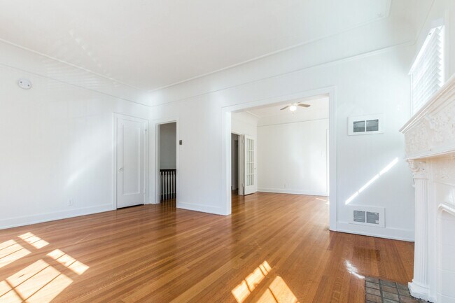 Foto del edificio - Mansfield Apartments