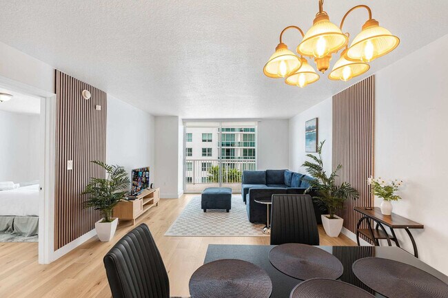 Foto del edificio - 1 SE 12th St