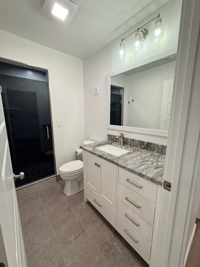 Building Photo - 10252 S Jordan Creek Dr