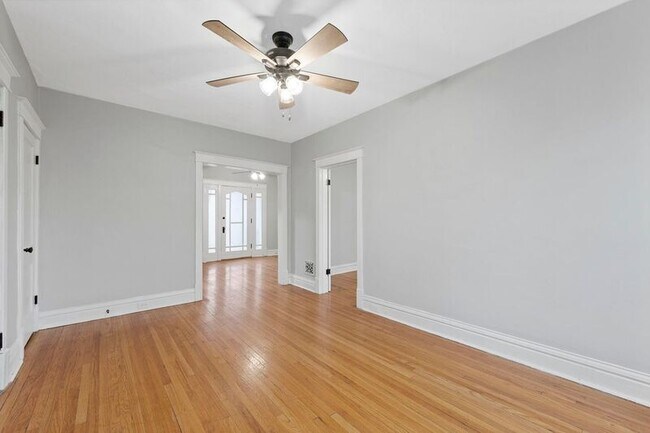 Foto del edificio - 1514-1518-1518 McCausland Ave