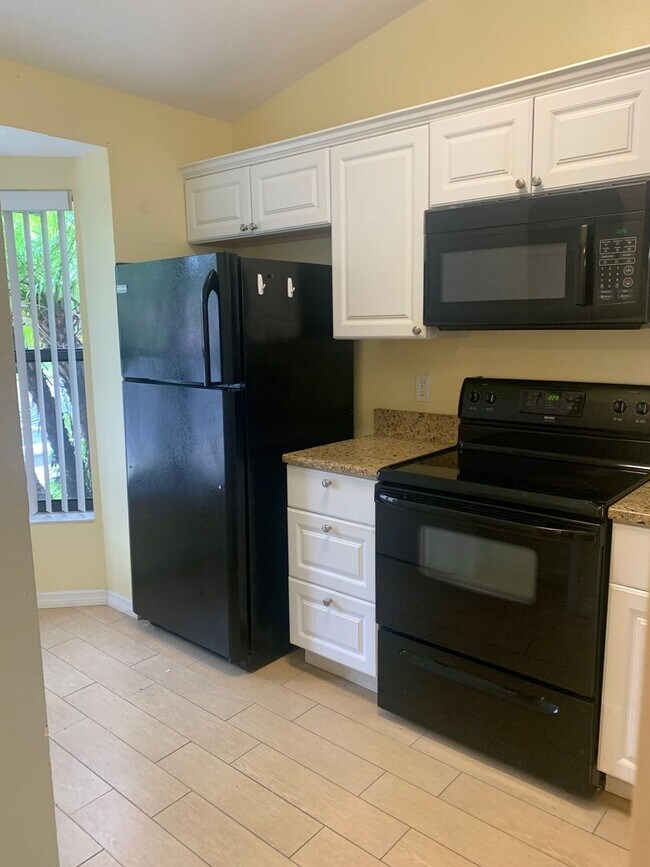 Building Photo - Cozy 1 Bed/ 1 Bath in King Oak Villas