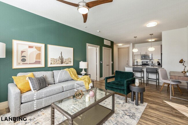 Foto del edificio - 14807 Woodland Hills Dr