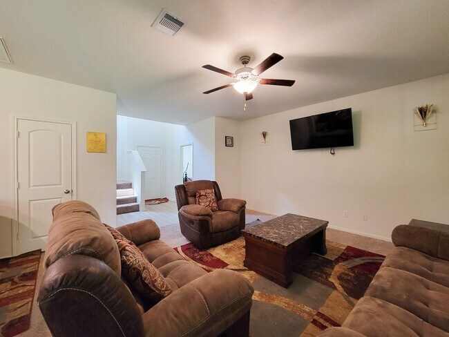 Foto del edificio - This home is a thoughtfully designed home offering comfort, space, and modern upgrades throughout...