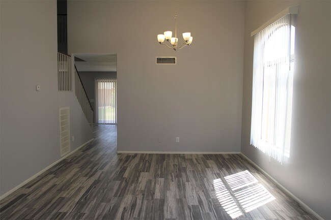 Foto del edificio - 12409 W San Juan Ave