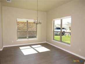 Building Photo - 717 Holstein Dr