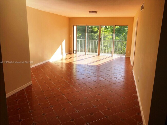 Foto del edificio - 1450 NE 191st St