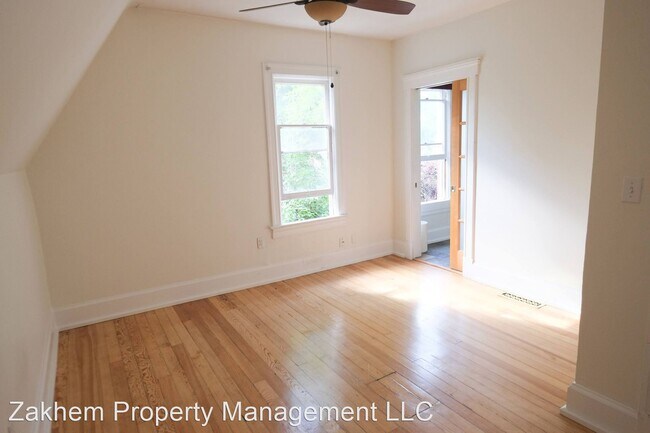 Building Photo - 3 br, 2.5 bath House - 1535 N Saint Paul St
