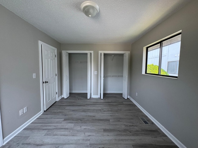Foto del edificio - 4807 Little River Rd